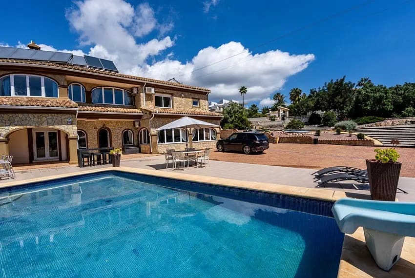 7 slaapkamer Villa te koop in Moraira met zwembad - € 1.599.000 (Ref: 9084607)