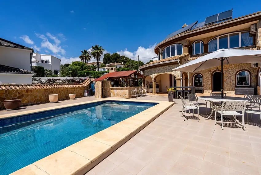 7 slaapkamer Villa te koop in Moraira met zwembad - € 1.599.000 (Ref: 9084607)