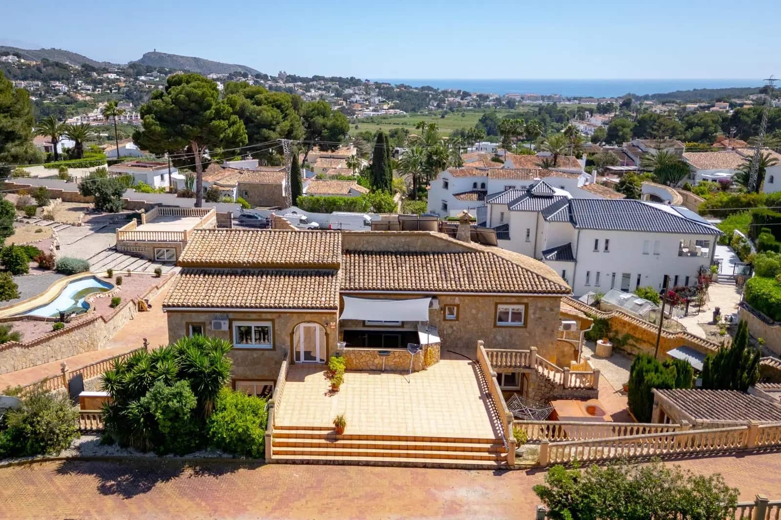 7 slaapkamer Villa te koop in Moraira met zwembad - € 1.599.000 (Ref: 9084607)