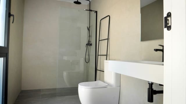 Chalet de 3 habitaciones en Polop en venta con piscina - 485.279 € (Ref: 9092685)