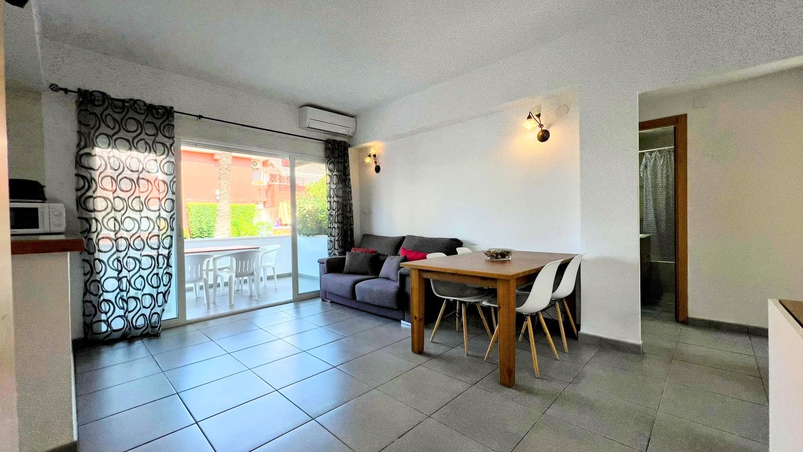 3 bedroom Apartment for sale in Denia with pool - € 280,000 (Ref: 9352860)