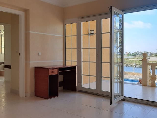 3 sypialnia Willa na sprzedaż w La Manga del Mar Menor z basenem - 780 000 € (Ref: 9374456)