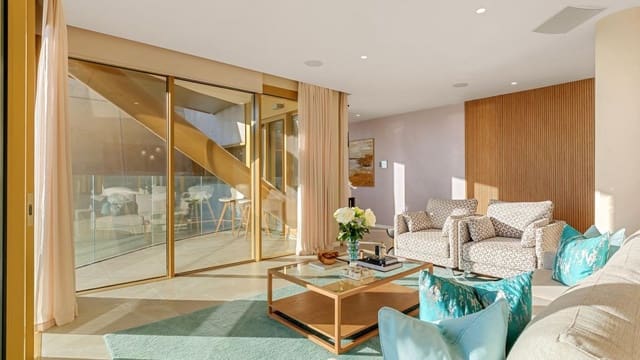 3 soveværelse Lejlighed til salg i Benidorm med swimmingpool - € 885.000 (Ref: 9374459)