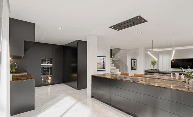 4 slaapkamer Villa te koop in Calpe / Calp met zwembad - € 1.950.000 (Ref: 9374469)