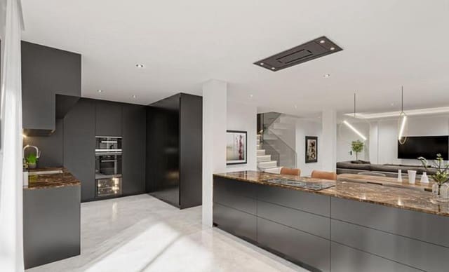 4 slaapkamer Villa te koop in Calpe / Calp met zwembad - € 1.950.000 (Ref: 9374469)