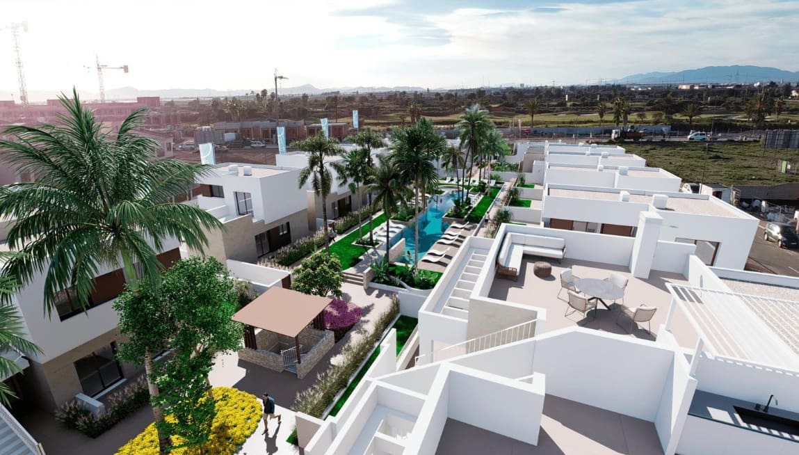 3 soveværelse Bungalow til salg i Los Alcazares med swimmingpool - € 429.000 (Ref: 9374553)