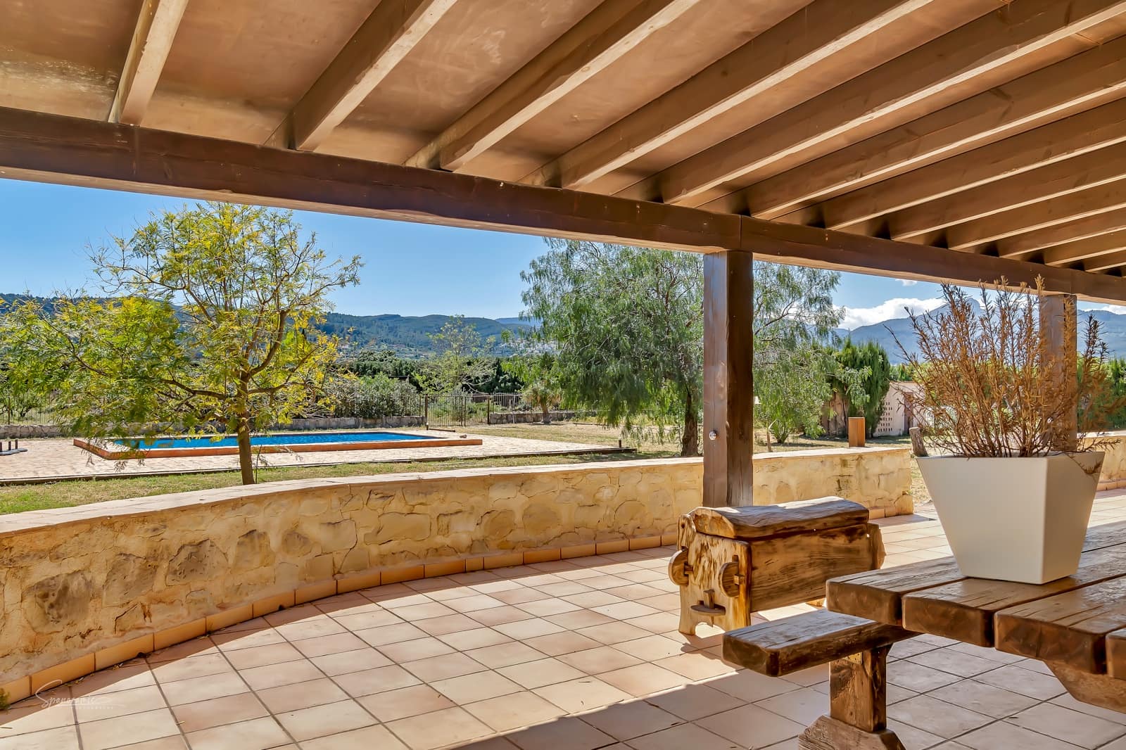 5 soveværelse Finca/Landehus til salg i Benidoleig med swimmingpool - € 1.495.000 (Ref: 9415073)