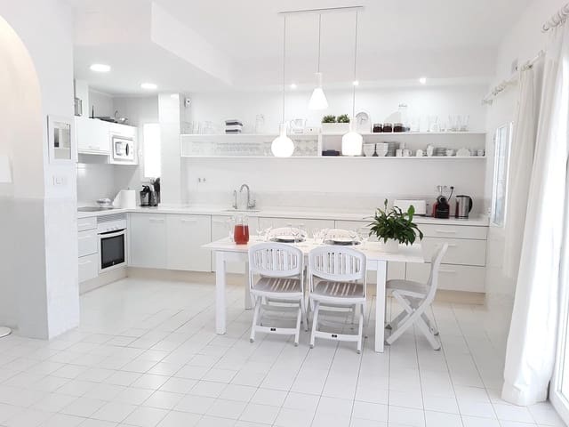 5 slaapkamer Villa te koop in Dénia - € 635.000 (Ref: 9459829)