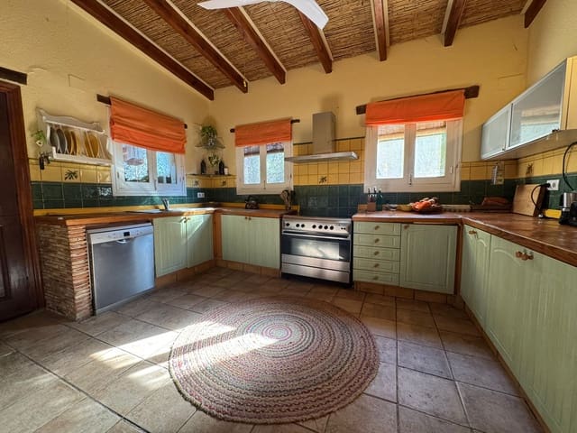 4 soveværelse Finca/Landehus til salg i Castell de Castells med swimmingpool - € 485.000 (Ref: 9511892)