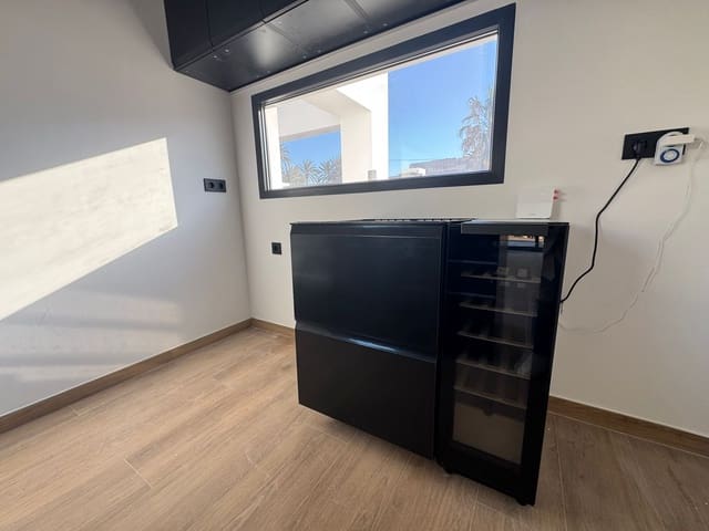 Chalet de 3 habitaciones en Dénia en venta con piscina - 1.190.000 € (Ref: 9628031)