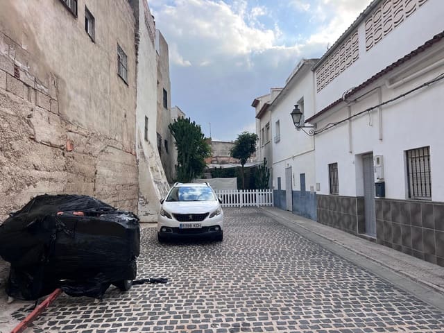 2 slaapkamer Huis te huur in Oliva - € 850 (Ref: 9652420)