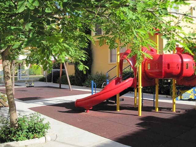 4 soveværelse Byhus til salg i Dénia med swimmingpool - € 494.500 (Ref: 9679159)