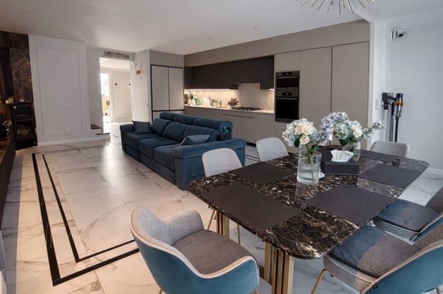 5 makuuhuone Huvila myytävänä paikassa Alicante kaupunki mukana uima-altaan - 1 049 000 € (Ref: 9713564)