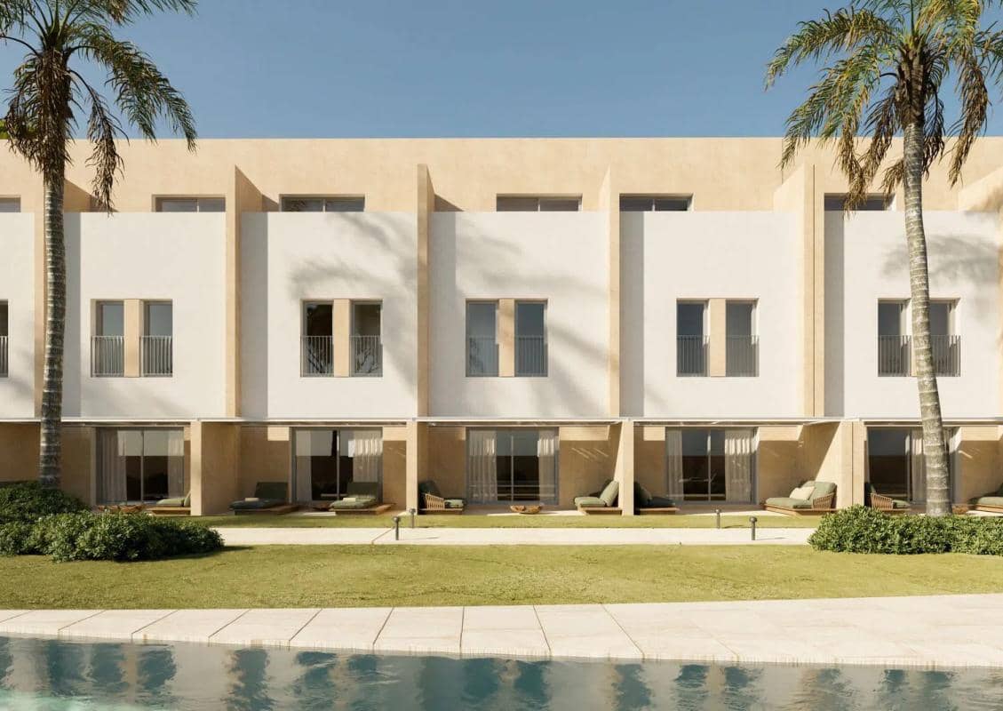 3 bedroom Townhouse for sale in Denia with pool - € 395,000 (Ref: 9713938)