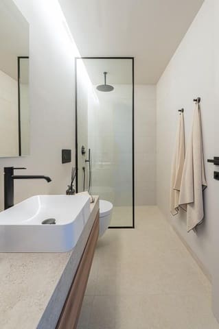 2 bedroom Apartment for sale in Santa Cruz de Tenerife with pool - € 992,500 (Ref: 9713972)