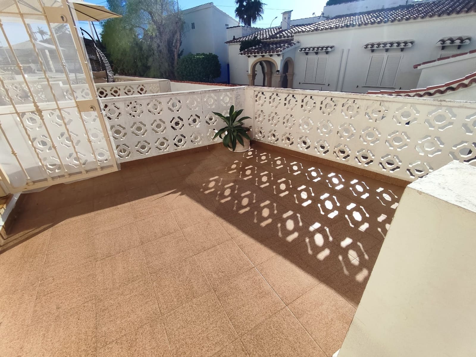 Casa de 3 habitaciones en Els Poblets en venta con piscina - 385.000 € (Ref: 9810426)