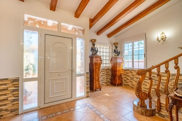 6 soverom Villa til salgs i Torrevieja med svømmebasseng - € 645 000 (Ref: 9819253)