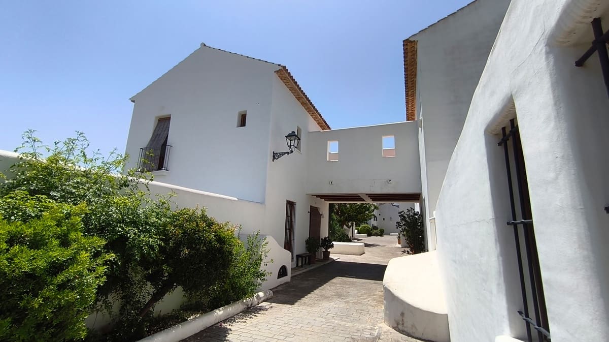 4 quarto Casa em Banda para venda em La Xara com piscina - 525 000 € (Ref: 9931819)