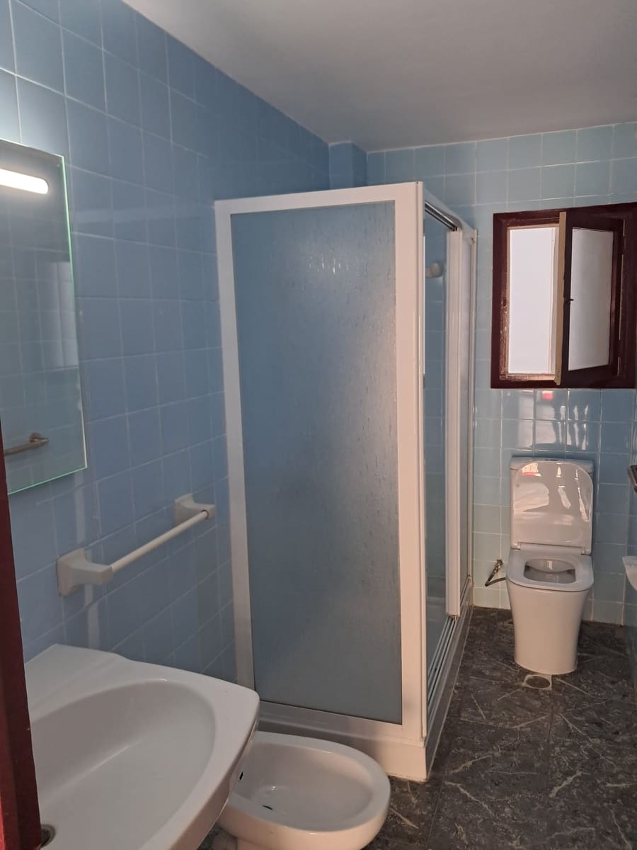 4 Zimmer Apartment zu vermieten in Oliva - 700 € (Ref: 9969118)