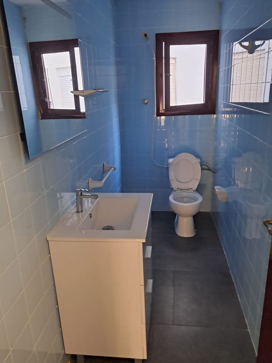 4 Zimmer Apartment zu vermieten in Oliva - 700 € (Ref: 9969118)