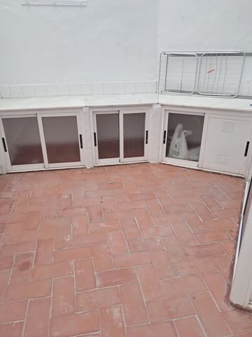 4 quarto Apartamento para arrendar em Oliva - 700 € (Ref: 9969118)