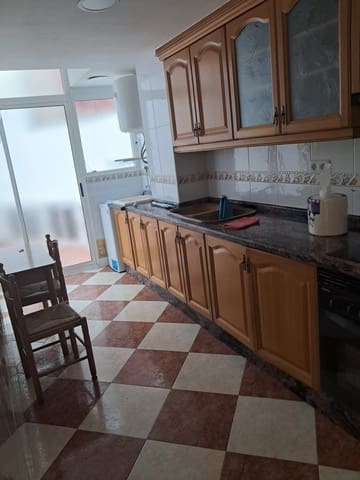 4 quarto Apartamento para arrendar em Oliva - 700 € (Ref: 9969118)