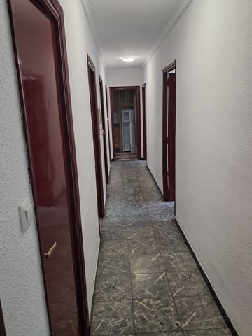 4 quarto Apartamento para arrendar em Oliva - 700 € (Ref: 9969118)