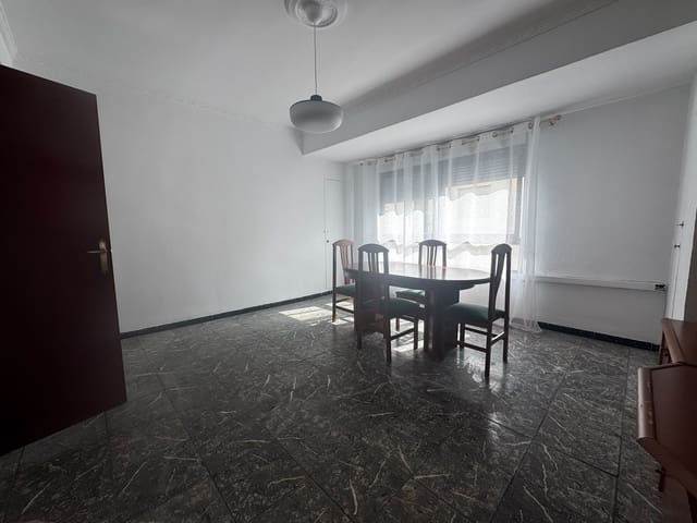 4 quarto Apartamento para arrendar em Oliva - 700 € (Ref: 9969118)