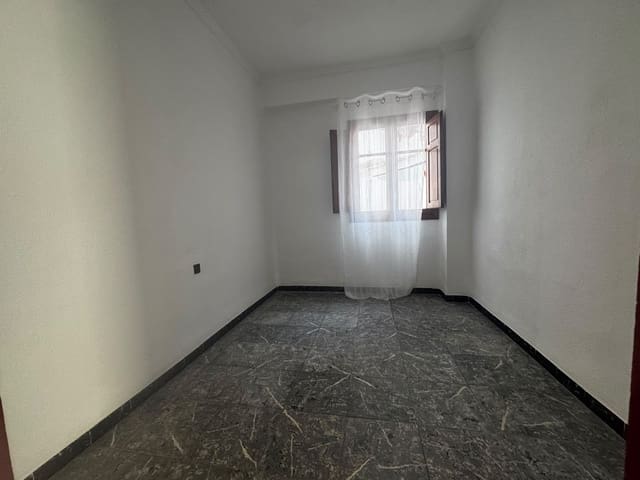 4 quarto Apartamento para arrendar em Oliva - 700 € (Ref: 9969118)