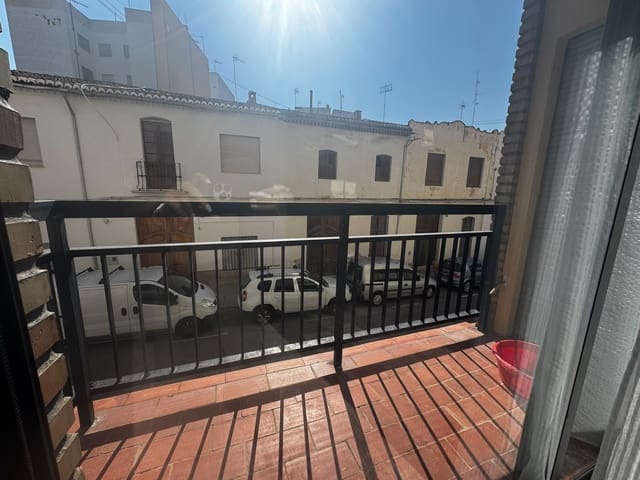 4 quarto Apartamento para arrendar em Oliva - 700 € (Ref: 9969118)