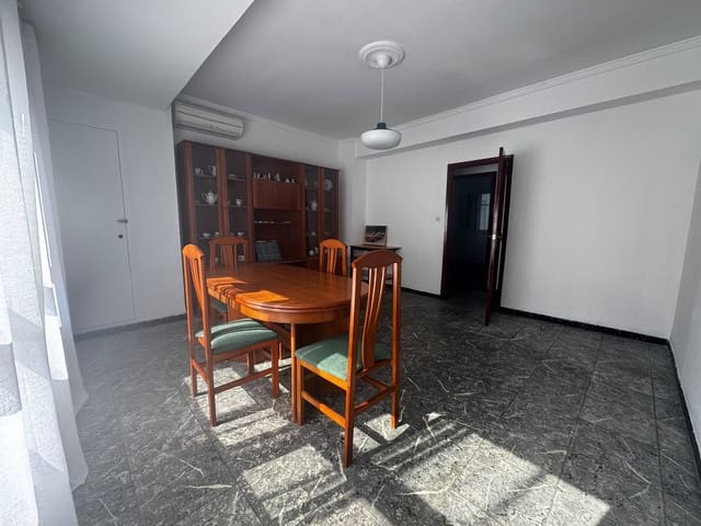 4 quarto Apartamento para arrendar em Oliva - 700 € (Ref: 9969118)