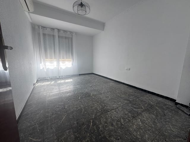 4 quarto Apartamento para arrendar em Oliva - 700 € (Ref: 9969118)