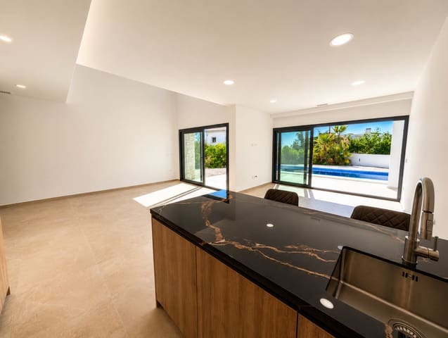 3 soverom Villa til salgs i Benissa med svømmebasseng - € 1 175 000 (Ref: 9971790)
