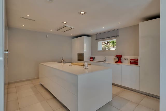 3 soverom Villa til salgs i Orba med svømmebasseng - € 625 000 (Ref: 9994689)