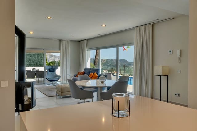 3 soverom Villa til salgs i Orba med svømmebasseng - € 625 000 (Ref: 9994689)