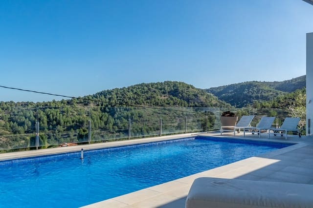 3 soverom Villa til salgs i Orba med svømmebasseng - € 625 000 (Ref: 9994689)