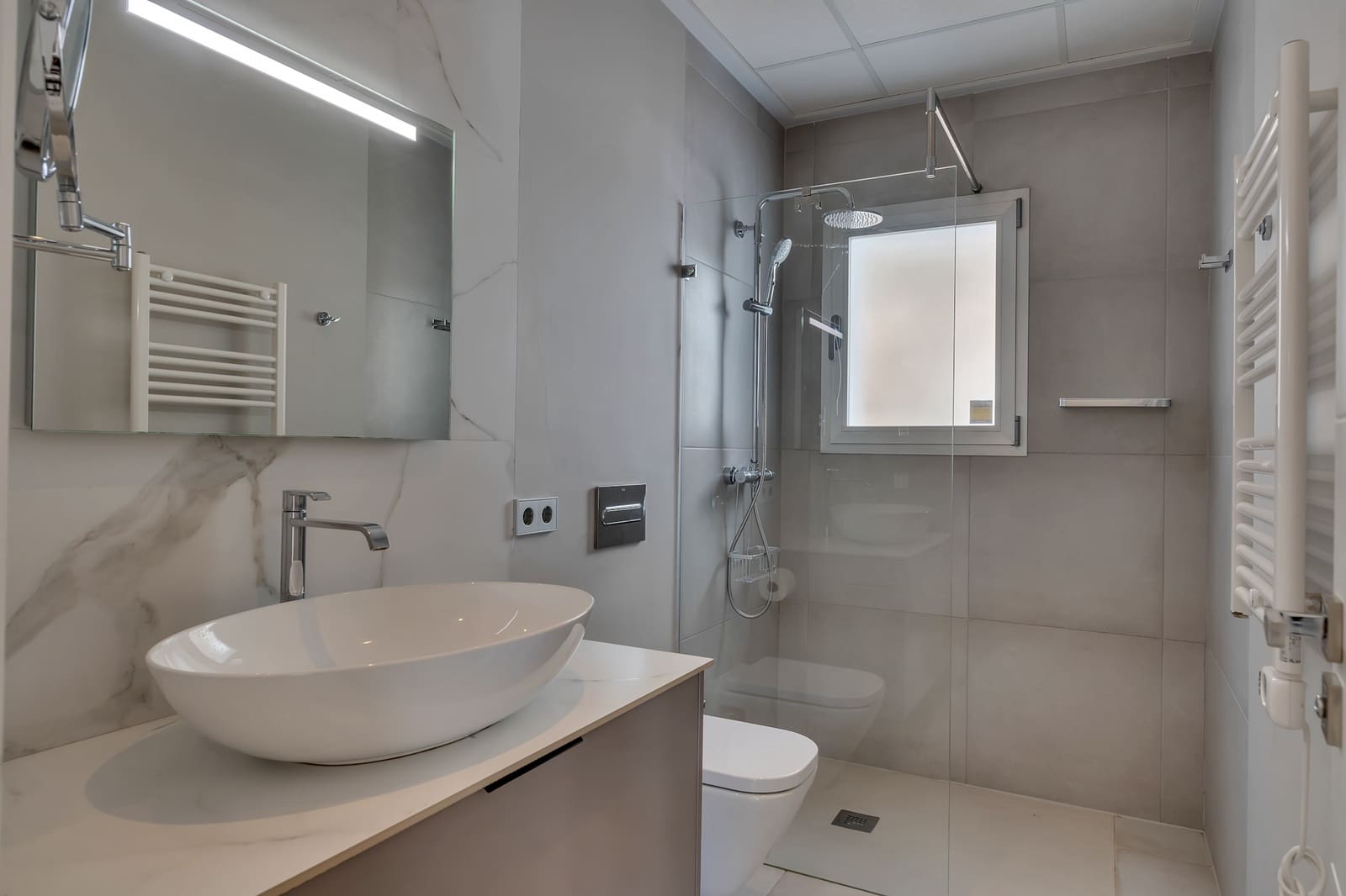 Chalet de 3 habitaciones en Orba en venta con piscina - 625.000 € (Ref: 9994689)