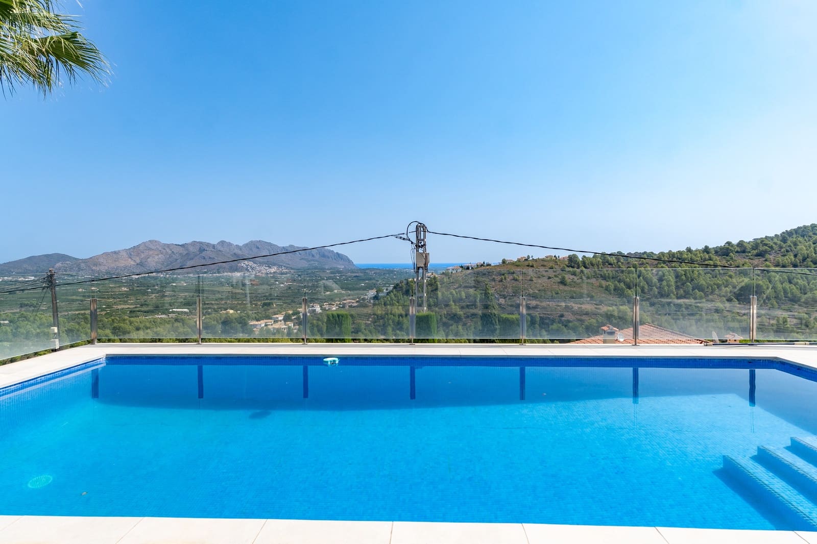 Chalet de 3 habitaciones en Orba en venta con piscina - 625.000 € (Ref: 9994689)