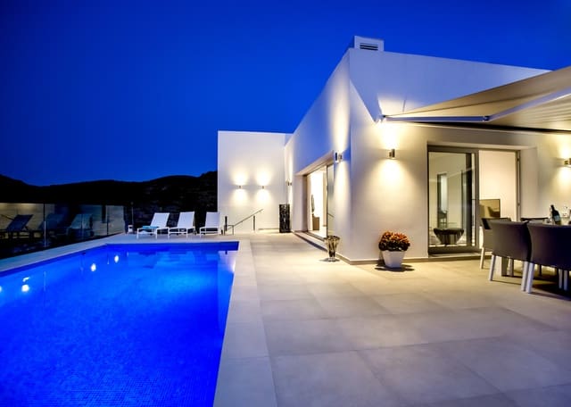 3 sypialnia Willa na sprzedaż w Orba z basenem garażem - 585 000 € (Ref: 9994689)