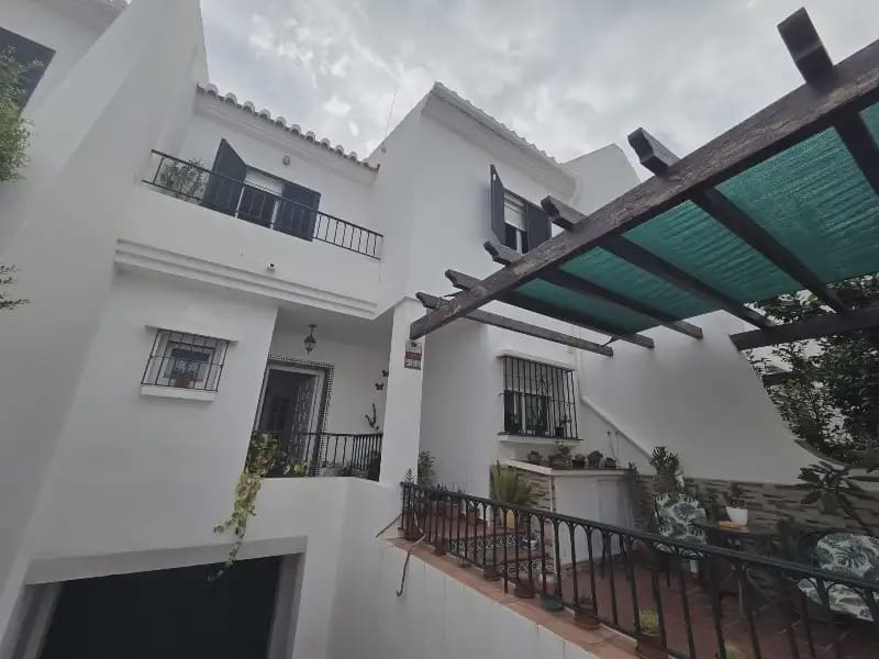 3 makuuhuone Rivitalo myytävänä paikassa Velez-Malaga mukana uima-altaan 
autotalli - 537 000 € (Ref: 10024549)