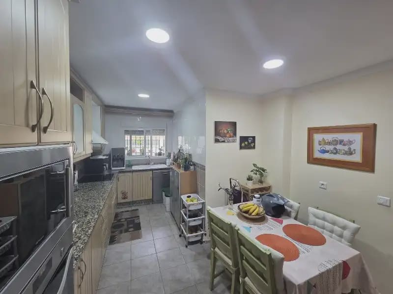 3 makuuhuone Rivitalo myytävänä paikassa Velez-Malaga mukana uima-altaan 
autotalli - 537 000 € (Ref: 10024549)