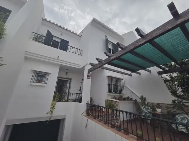 3 makuuhuone Rivitalo myytävänä paikassa Torre del Mar, Vélez-Málaga mukana uima-altaan 
autotalli - 537 000 € (Ref: 10024549)