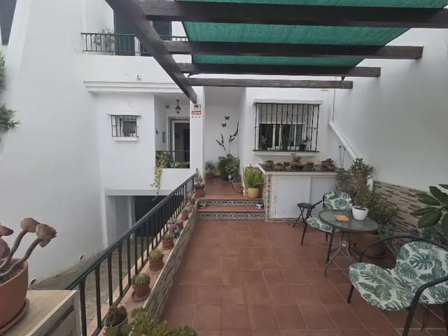 3 makuuhuone Rivitalo myytävänä paikassa Torre del Mar, Vélez-Málaga mukana uima-altaan 
autotalli - 537 000 € (Ref: 10024549)