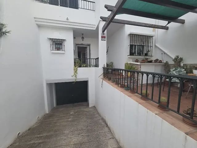 3 makuuhuone Rivitalo myytävänä paikassa Torre del Mar, Vélez-Málaga mukana uima-altaan 
autotalli - 537 000 € (Ref: 10024549)