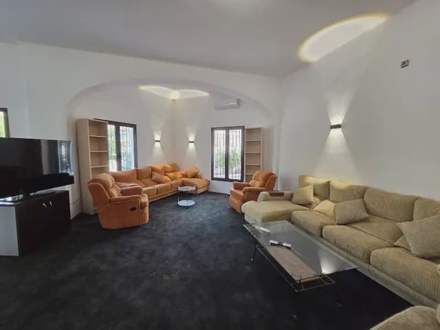 3 makuuhuone Omakotitalo vuokrattavana paikassa Burriana, Nerja mukana uima-altaan 
autotalli - 1 500 € (Ref: 10045815)
