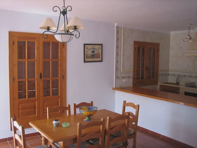 3 quarto Moradia para arrendar em Avda Pescia - Ctra de Frigiliana, Nerja com piscina garagem - 2 500 € (Ref: 10048126)