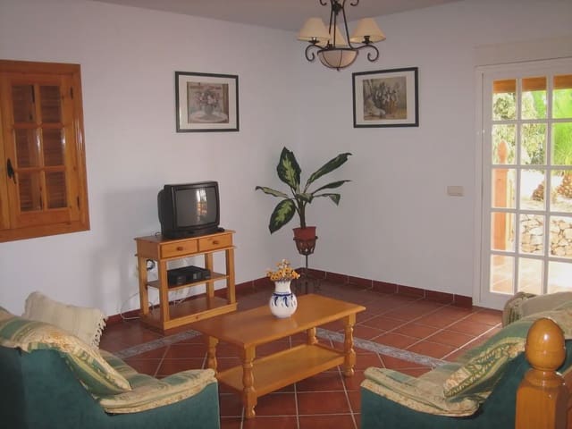 3 quarto Moradia para arrendar em Avda Pescia - Ctra de Frigiliana, Nerja com piscina garagem - 2 500 € (Ref: 10048126)