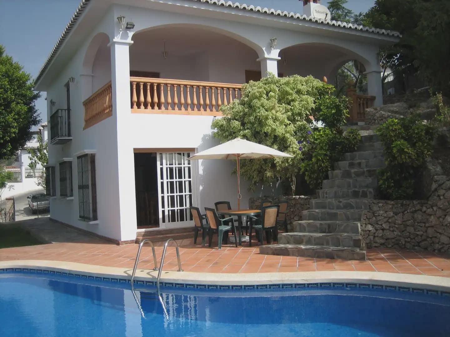 3 quarto Moradia para arrendar em Nerja com piscina garagem - 2 500 € (Ref: 10048126)