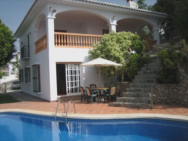 3 quarto Moradia para arrendar em Avda Pescia - Ctra de Frigiliana, Nerja com piscina garagem - 2 500 € (Ref: 10048126)