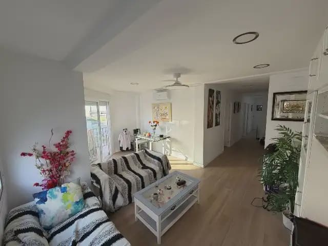 Piso de 3 habitaciones en Vélez-Málaga en venta - 265.000 € (Ref: 10088543)